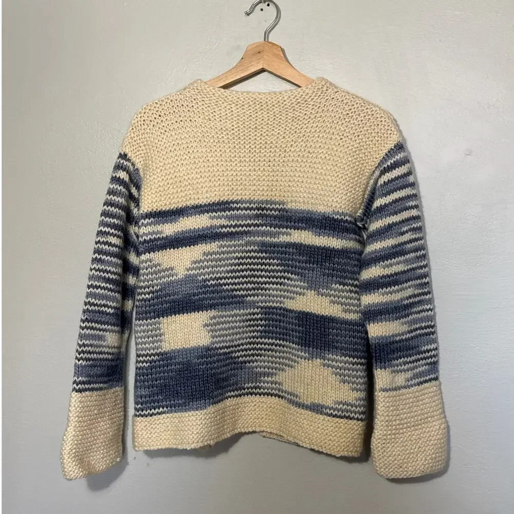 Women's Size M Hand Knit Blue and Cream Cloud Abstract Pattern Chunky Cardigan